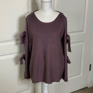 Listicle lavender purple open bow sleeve sweater size medium crew neck